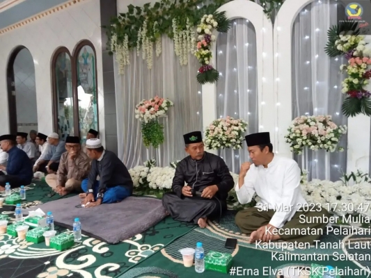 Galeri kegiatan silaturahmi Bupati Tanah Laut beserta kepala SKPD di Masjid Nurul Mu'min 